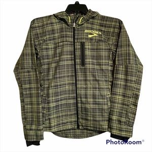 Women’s Brooks Running Shell Water Resistant Jacket Plaid Pattern